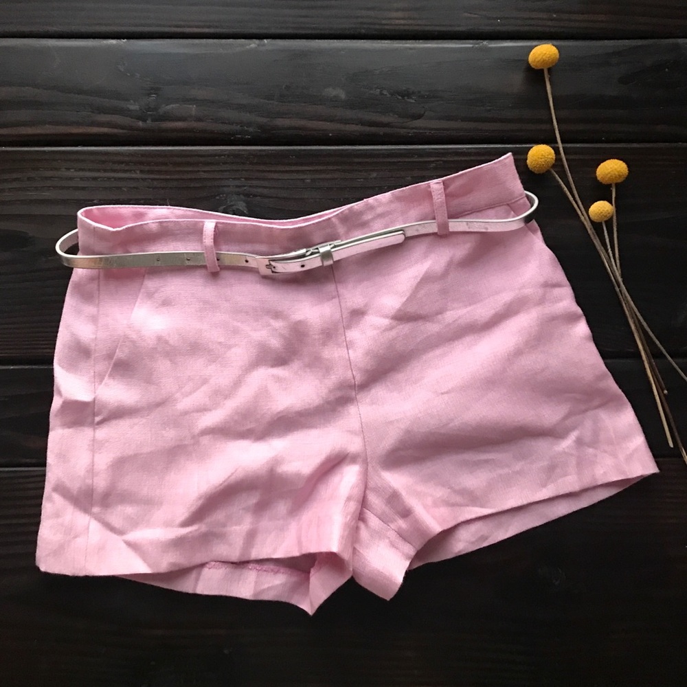 NWOT Pink BB Dakota Shorts w/ Silver Belt